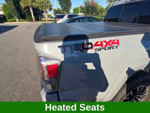Used 2020 Toyota Tacoma TRD Sport w/ TRD Premium Sport Package AWD/4WD image 5