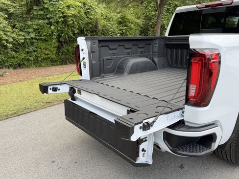 New 2026 GMC Sierra 1500 Denali w/ Denali Reserve Package AWD/4WD image 15