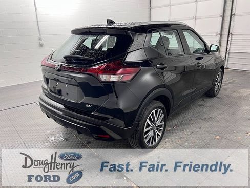 Used 2024 Nissan Kicks SV image 7