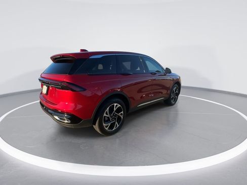 New 2026 Lincoln Nautilus Premier image 8