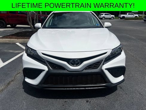 Used 2024 Toyota Camry SE FWD image 3