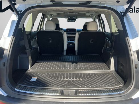 Certified 2022 Kia Telluride SX w/ SX Prestige Package AWD/4WD image 9