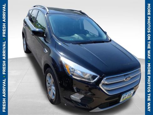 Used 2018 Ford Escape SE w/ SE Sync 3 Package AWD/4WD image 1