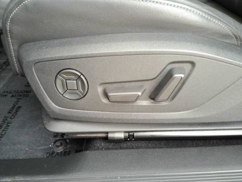 Used 2023 Audi Q4 e-tron Premium Plus w/ Premium Plus image 13