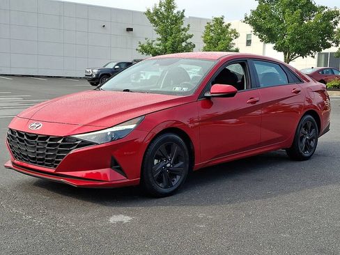 Used 2022 Hyundai Elantra SEL FWD image 5