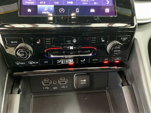 Used 2025 Jeep Grand Cherokee L Altitude image 27