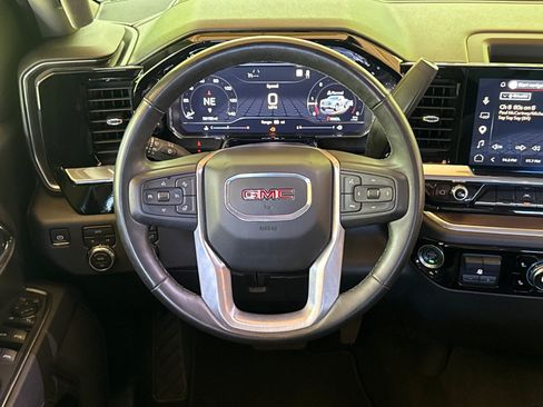 Used 2025 GMC Sierra 1500 SLT AWD/4WD image 18