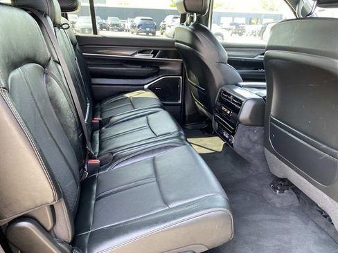 Used 2023 Jeep Wagoneer L Series II AWD/4WD image 24