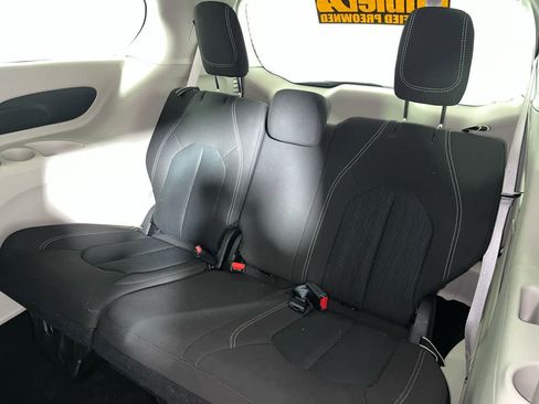 Used 2024 Chrysler Voyager LX image 24