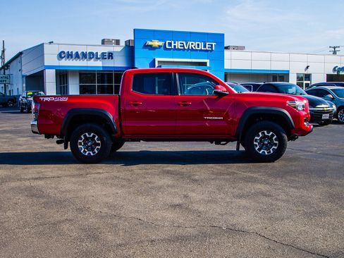 Used 2023 Toyota Tacoma TRD Off-Road AWD/4WD image 8