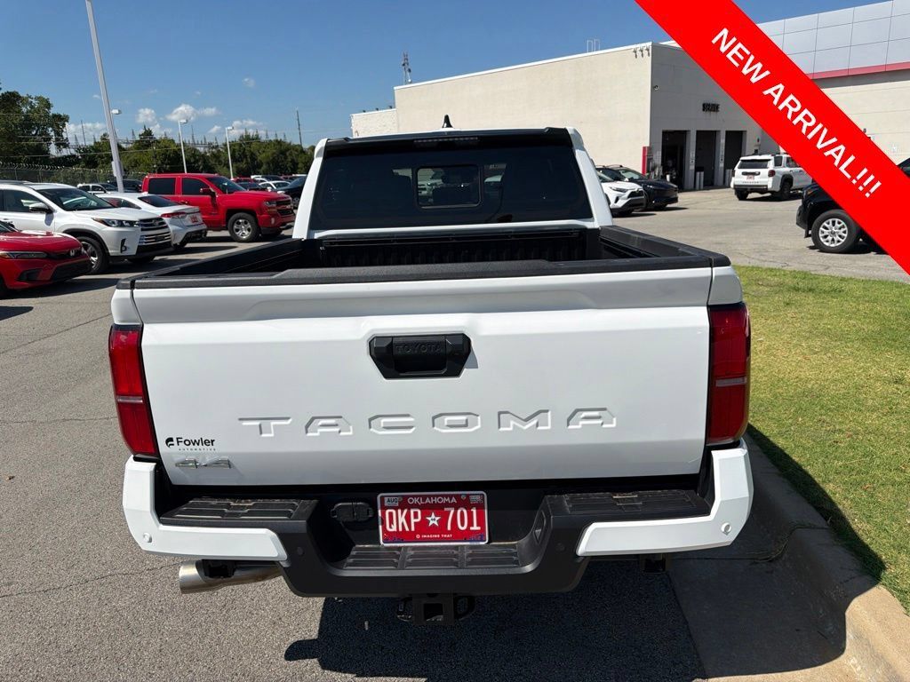 Certified 2025 Toyota Tacoma SR5 w/ SR5 Upgrade Package AWD/4WD image 5