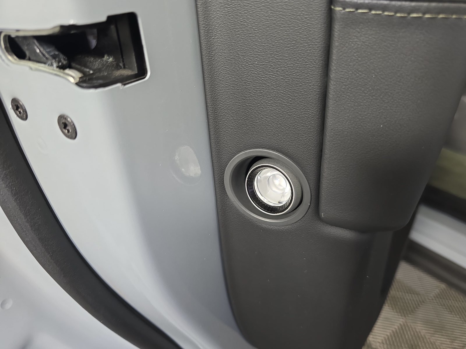 Used 2024 Rivian R1S Adventure Quad AWD/4WD image 30