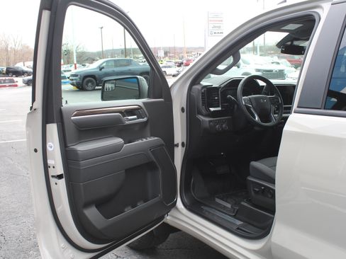 New 2026 Chevrolet Silverado 1500 RST image 8