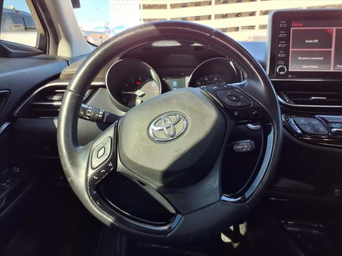 Used 2022 Toyota C-HR Limited image 11