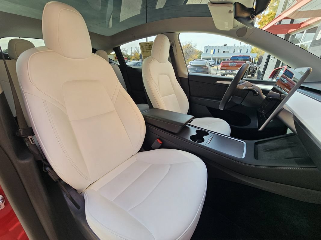 Used 2022 Tesla Model Y Performance AWD/4WD image 4