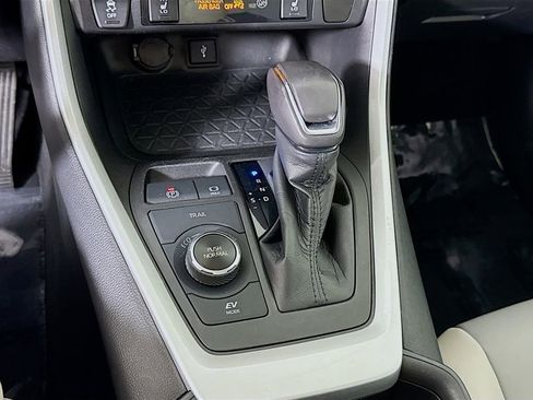 Certified 2021 Toyota RAV4 XLE Premium AWD/4WD image 10