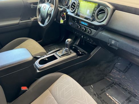Used 2023 Toyota Tacoma TRD Sport w/ Technology Package RWD image 15