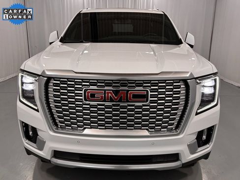 Used 2023 GMC Yukon Denali image 3