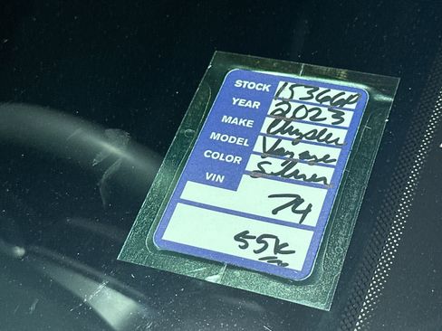 Used 2023 Chrysler Voyager LX image 25