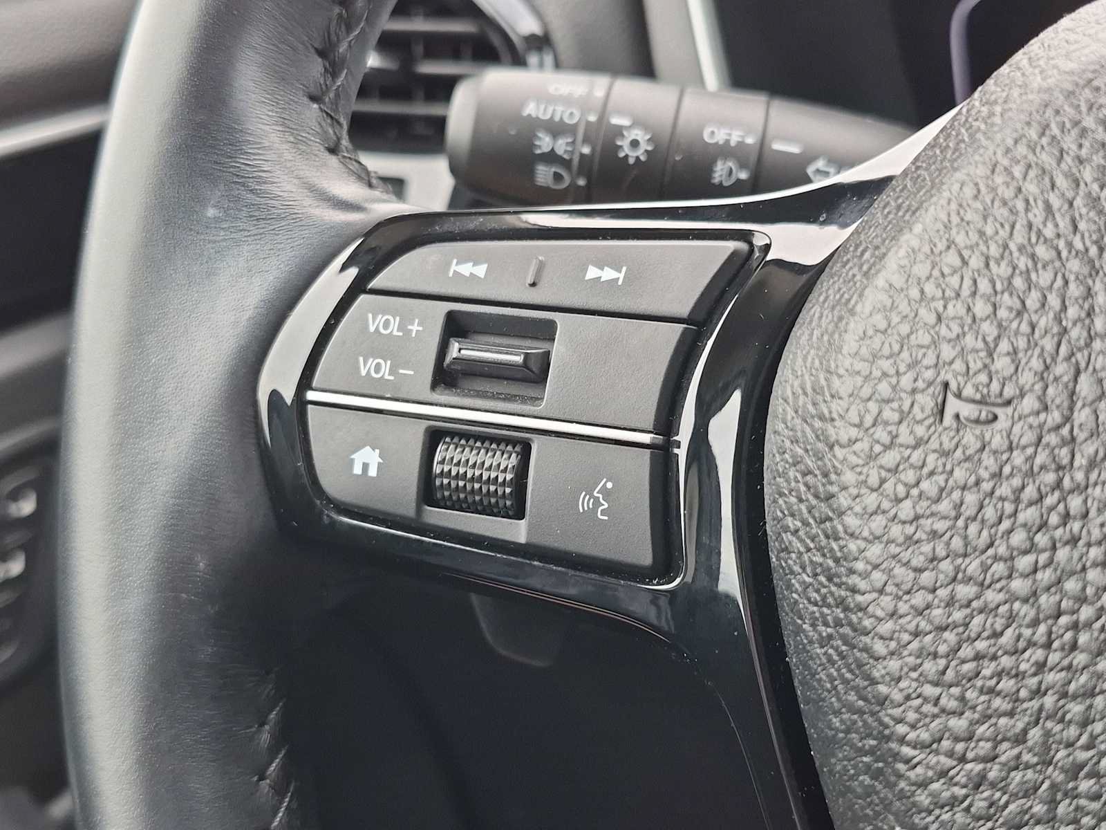 Certified 2025 Honda Pilot Touring image 24