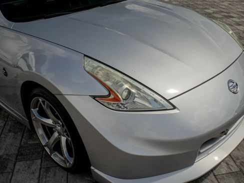 Used 2009 Nissan 370Z NISMO RWD image 9