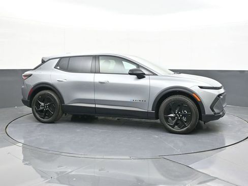 New 2026 Chevrolet Equinox EV LT image 17