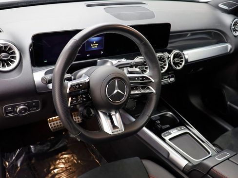 Used 2025 Mercedes-Benz GLB 35 AMG 4MATIC image 6