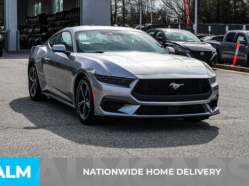 Used 2025 Ford Mustang Premium image 4