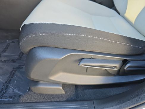 Used 2023 Honda CR-V LX image 28