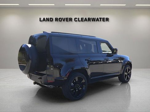 New 2026 Land Rover Defender 110 X-Dynamic SE image 5