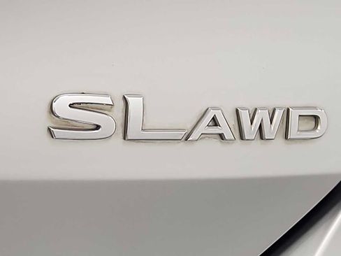 Used 2018 Nissan Rogue SL w/ Premium Package AWD/4WD image 29