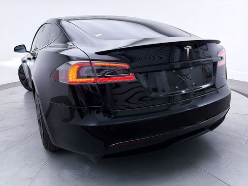 Used 2022 Tesla Model S Plaid image 8