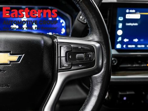 Used 2022 Chevrolet Silverado 1500 LT w/ Convenience Package II AWD/4WD image 16