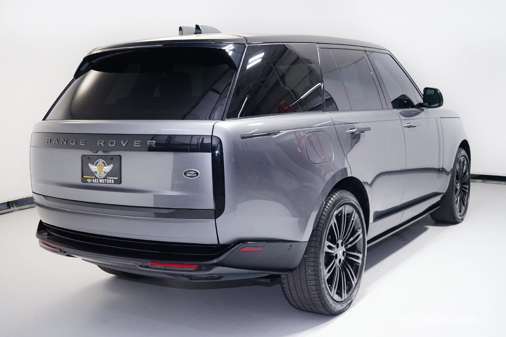 Used 2023 Land Rover Range Rover SE AWD/4WD image 5