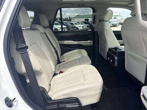 Used 2021 Ford Expedition Platinum AWD/4WD image 10