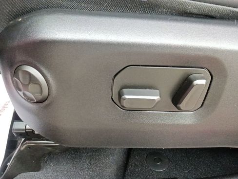 Used 2024 Jeep Gladiator Rubicon image 16