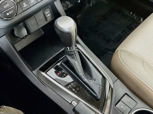 Used 2014 Toyota Corolla LE FWD image 19
