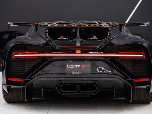 Used 2023 Bugatti Chiron Pur Sport image 16