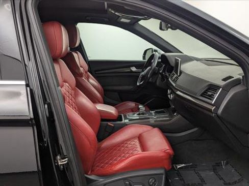 Used 2019 Audi SQ5 Premium Plus w/ Premium Plus Package image 22