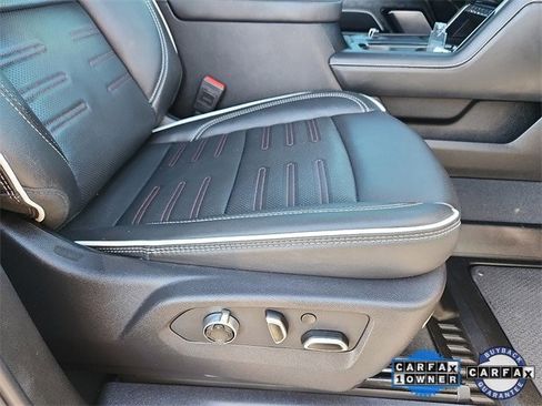 Used 2024 GMC Sierra 2500 AT4X image 33