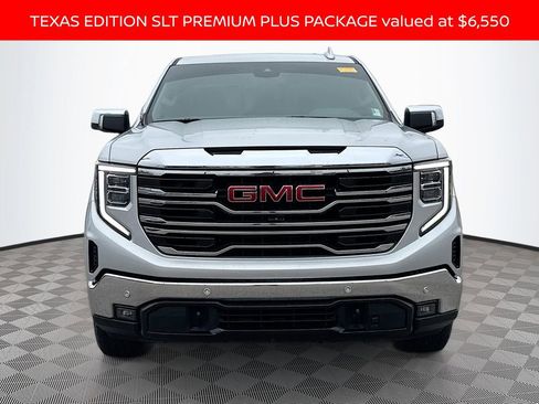 Used 2022 GMC Sierra 1500 SLT image 2