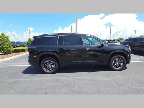 New 2026 Chevrolet Traverse LT w/ Driver Confidence Package FWD image 17