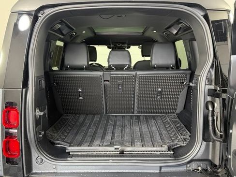 Used 2024 Land Rover Defender 110 X-Dynamic SE AWD/4WD image 21