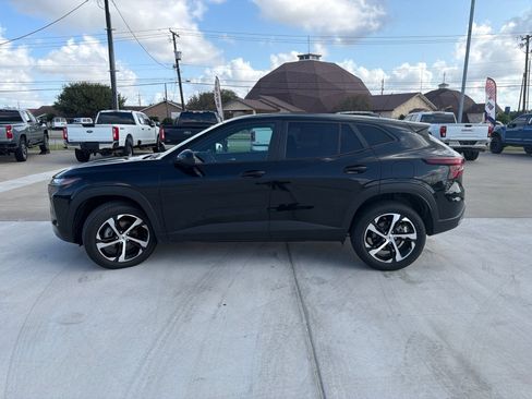 Used 2025 Chevrolet Trax RS w/ Driver Confidence Package FWD image 4