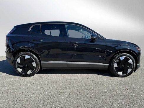 New 2025 Volvo EX30 Plus w/ Protection Package Premier image 2