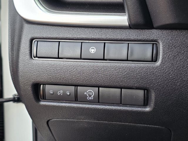 Used 2023 Nissan Rogue SV AWD/4WD image 35