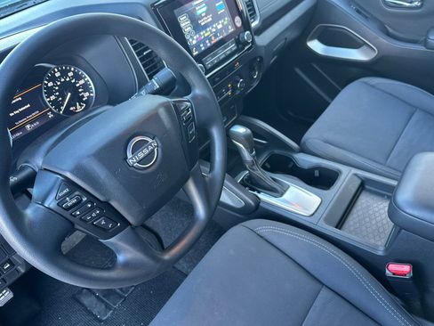 Used 2023 Nissan Frontier SV image 11