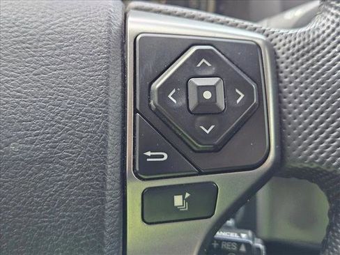 Used 2022 Toyota Tacoma SR5 image 12