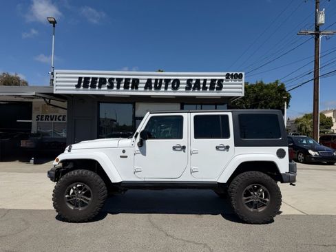 Used 2016 Jeep Wrangler Unlimited Sahara AWD/4WD image 4