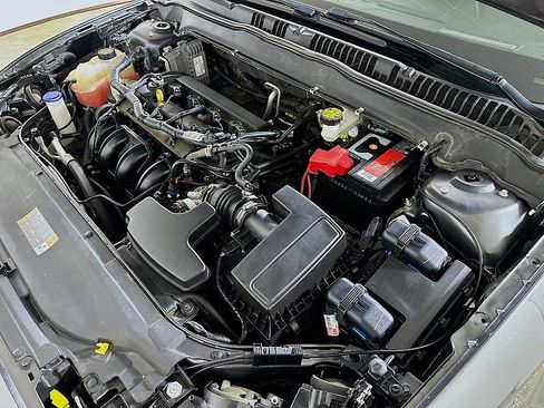 Used 2019 Ford Fusion SE image 27